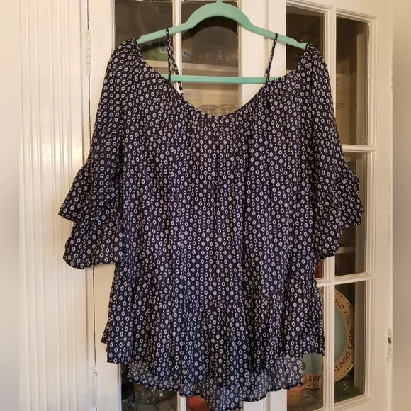 BeachLunchLounge boho cold shoulder top - Picture 2 of 4